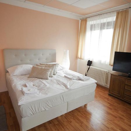 U Heligonky Hotel Brno Phòng bức ảnh