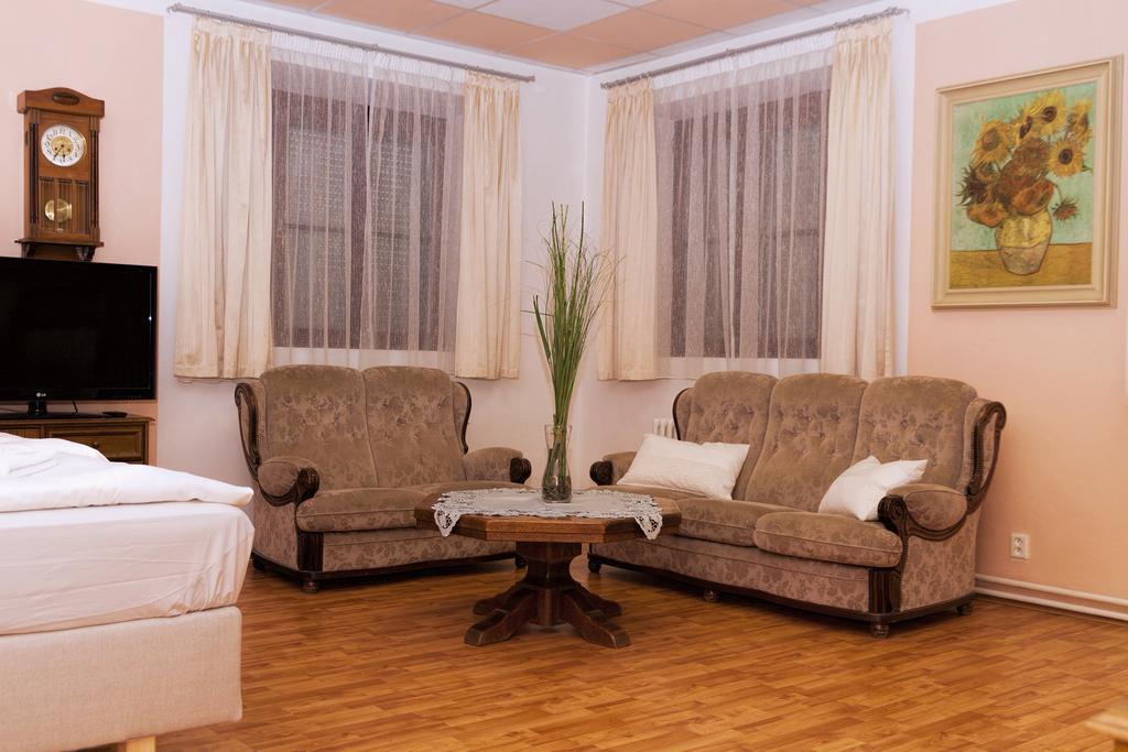 U Heligonky Hotel Brno Ngoại thất bức ảnh